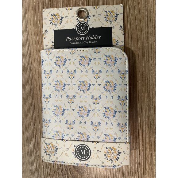 Martha Stewart Floral Passport Holder Elegant Travel Organizer Air Tag Holder - Picture 1 of 8